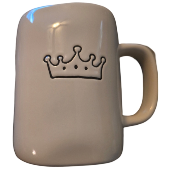 Rae Dunn by Magenta Fir for Queen Crown Coffee Mug NEW - Picture 3 of 3